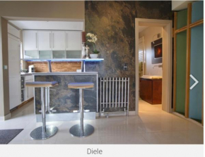 Beste Lage in Bochum Sehr hochwertige, individuelle Wohnung als Hotelalternative mit Südterrasse, PKW-Stellplatz, Wallbox u.v.m.